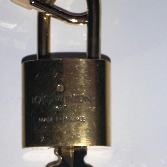 LV Lock & Key #313 - Picture 9 of 10